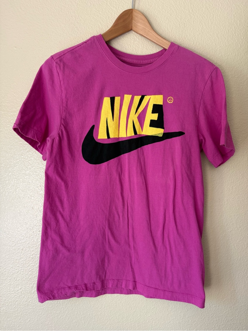 ❇️Nike Pink Graphic Tee 2 for $22❇️